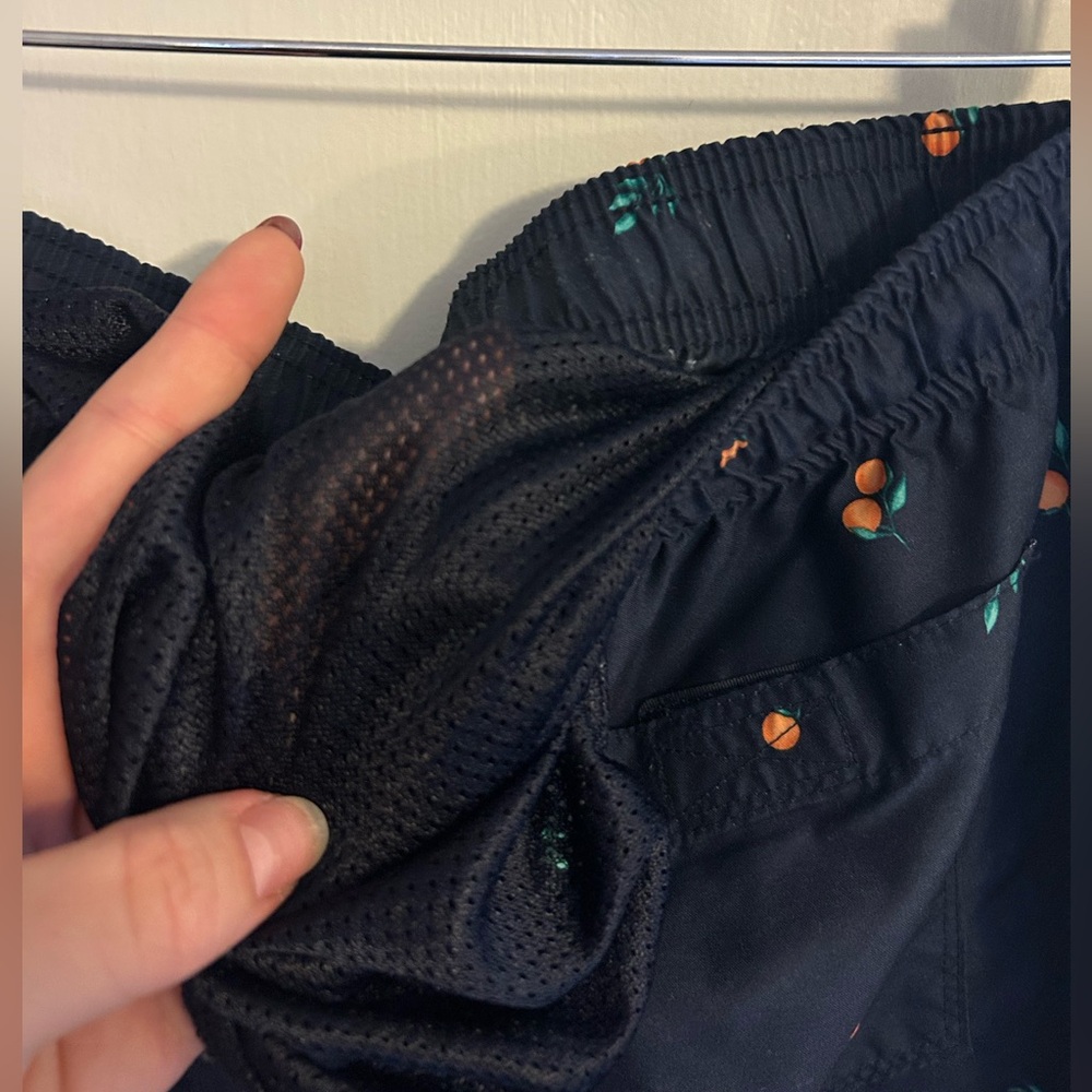 ⭐️Men’s Old Navy Orange Pattern Swim Trunks - Picture 2 of 8